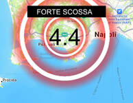 Terremoto Napoli: forte scossa ai Campi Flegrei,...