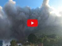 Meteo: Vulcano Stromboli, è Allerta Rossa dopo l'eruzione, nube di cenere alta 2 km; il Video