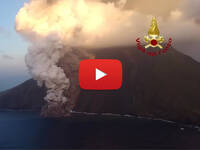Meteo: Stromboli in Eruzione, il Video delle esplosioni visto dall'Elicottero